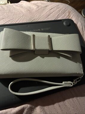 Betsey Johnson Cream Bow Wristlet Wallet